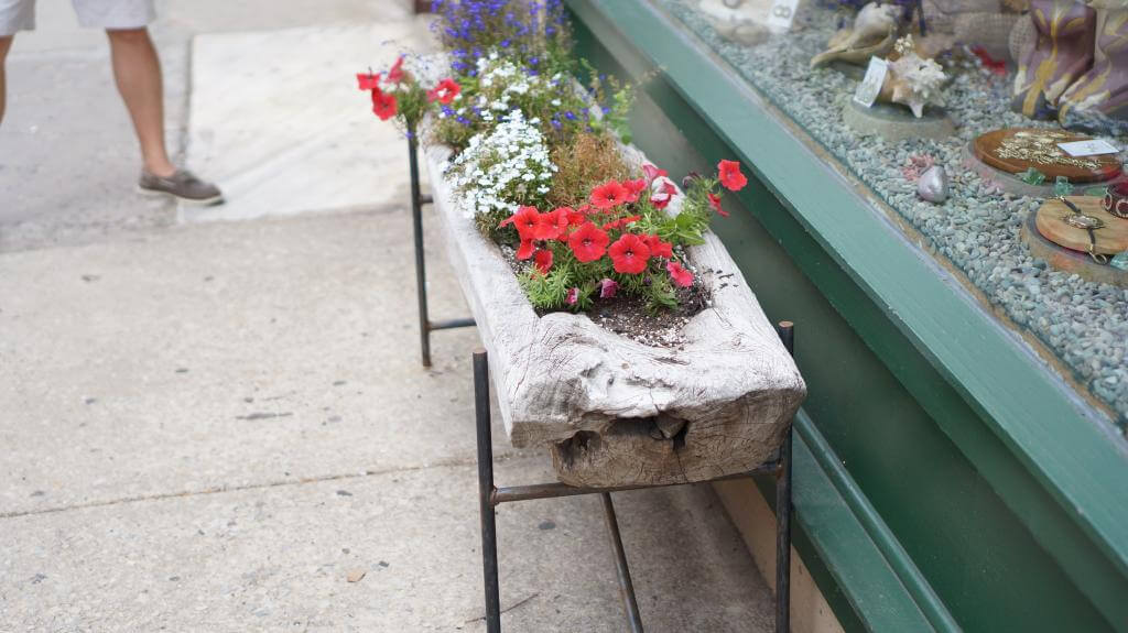 photo reclaimed_flower_box_20140831.jpg